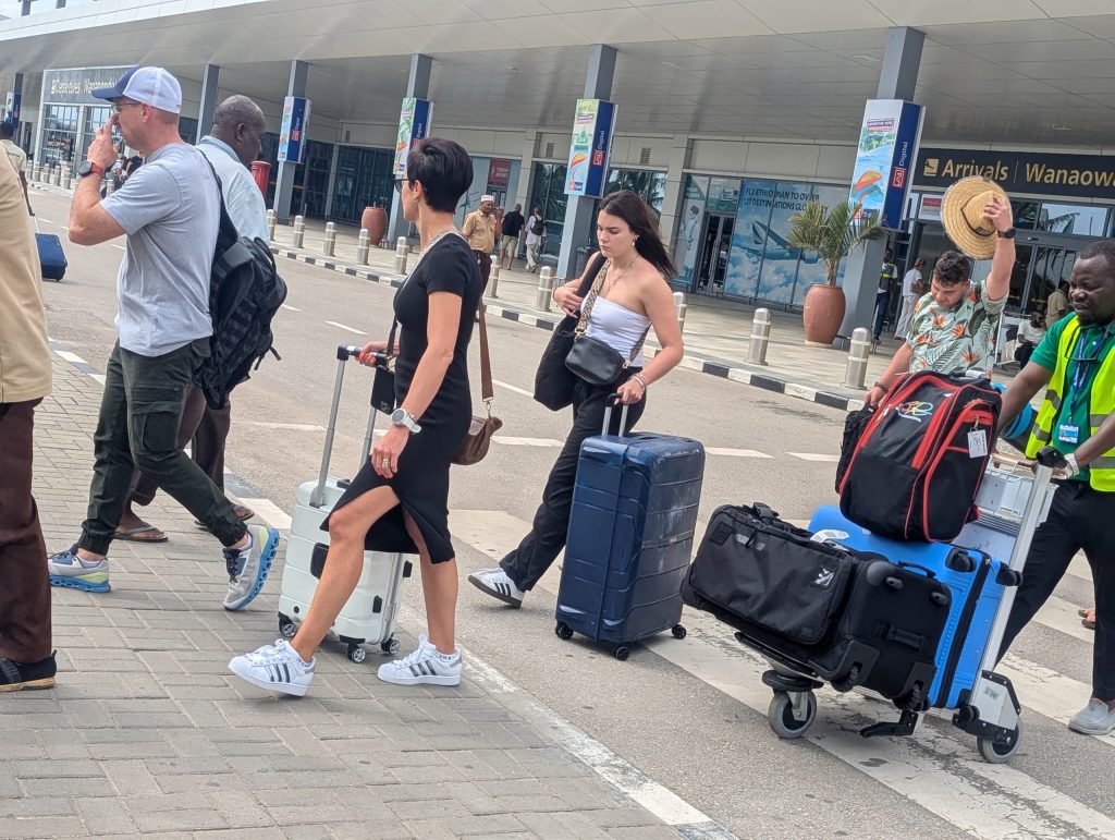 Jambiani:Group Airport Transfers to Jambiani Beaches Hotels (6-14Pax)